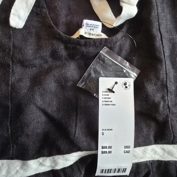 Black and White Sleeveless Dress - Picture 2 of 6